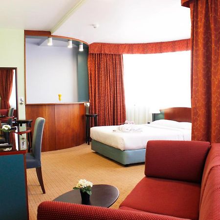 Al Diar Dana Hotel Abu Dhabi Eksteriør billede