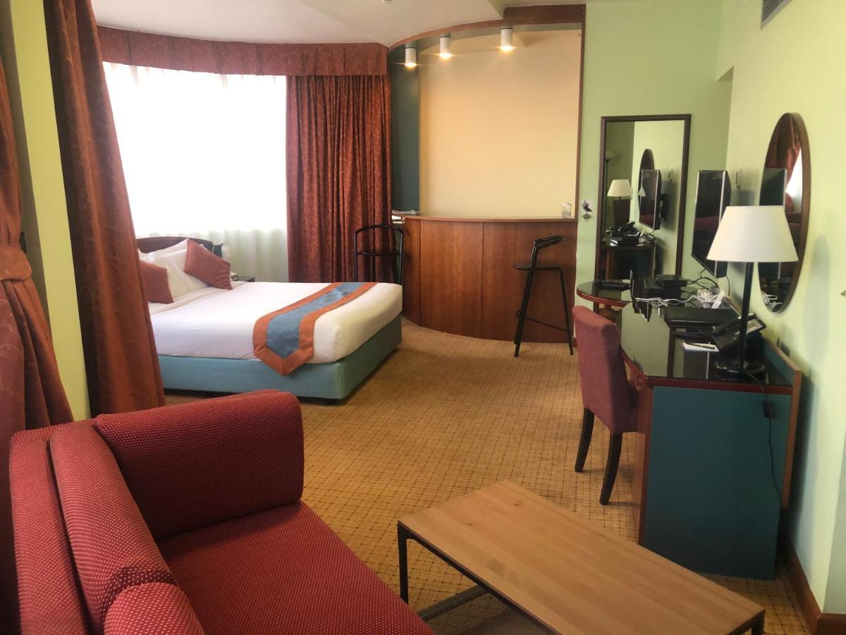 Al Diar Dana Hotel Abu Dhabi Eksteriør billede