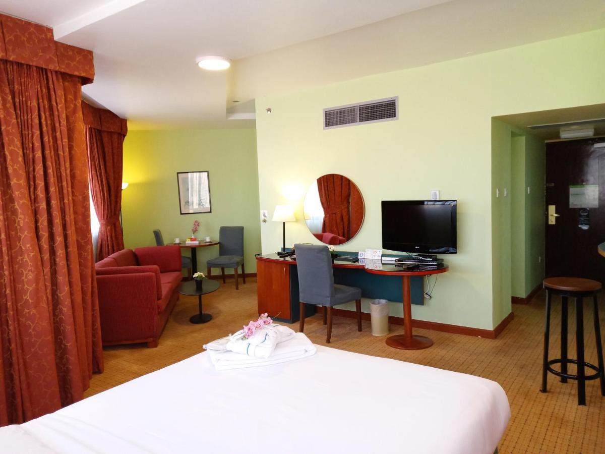 Al Diar Dana Hotel Abu Dhabi Eksteriør billede