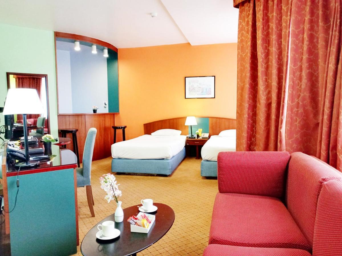 Al Diar Dana Hotel Abu Dhabi Eksteriør billede