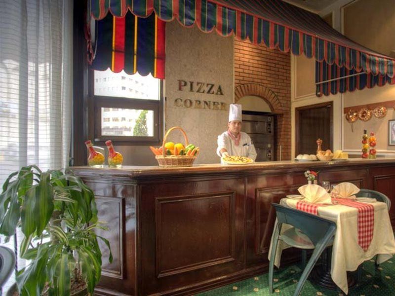 Al Diar Dana Hotel Abu Dhabi Eksteriør billede